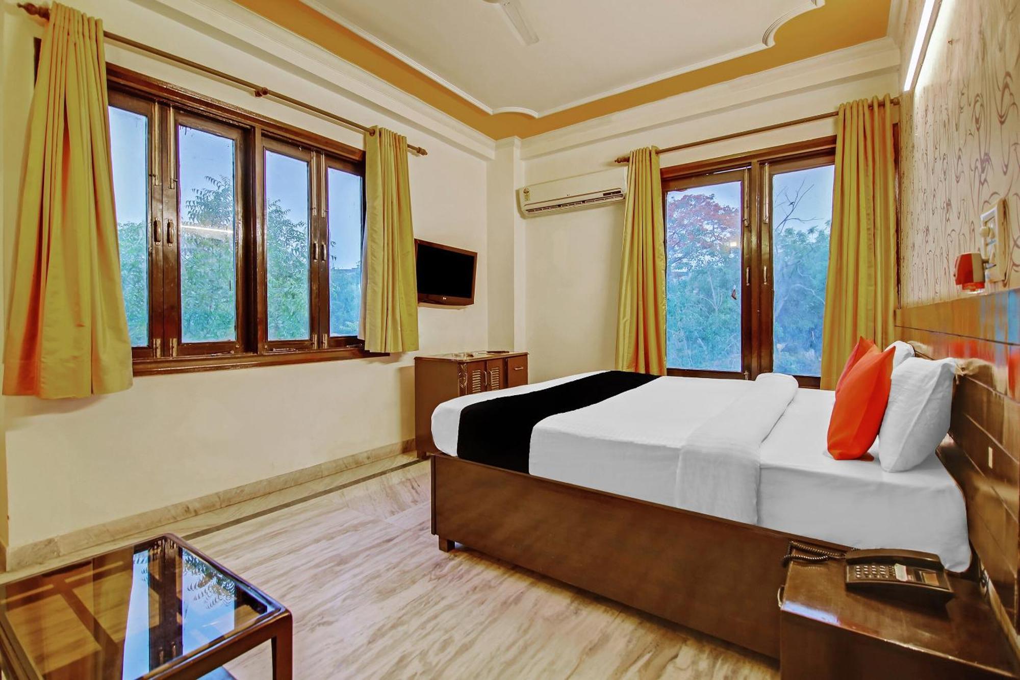 Capital O Tipsyy Near Aravali Biodiversity Park Gurgaon Exterior foto