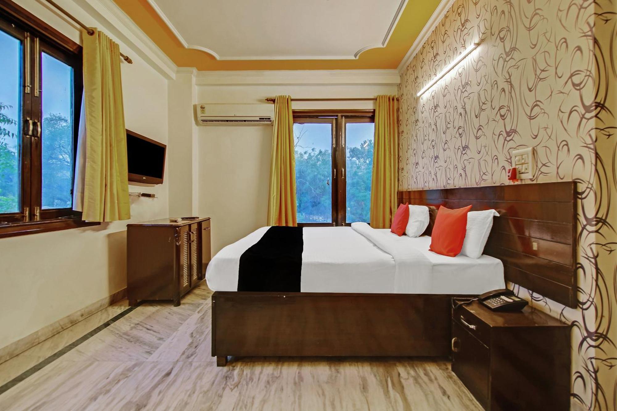 Capital O Tipsyy Near Aravali Biodiversity Park Gurgaon Exterior foto